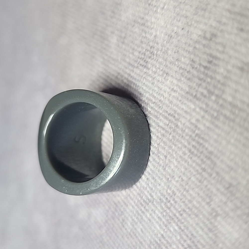 Louis Vuitton Gray Floral Glitter Sparkle Resin Silver Plastic Ring Sz.S/5-6 - Picture 4 of 9